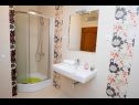 Апартаменты Darko - spacious: A1(6+1) Сплит - Ривьера Сплит  - Апартамент - A1(6+1): ванная комната с туалетом