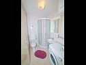 Апартаменты Dragi - adults only: SA1(2), A2(2), A3(3) Сплит - Ривьера Сплит  - Студия- апартамент - SA1(2): ванная комната с туалетом