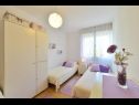 Апартаменты SaMa - modern & comfortable: A1(5+2) Сплит - Ривьера Сплит  - Апартамент - A1(5+2): спальная комната