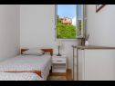 Апартаменты Jurmar - with terrace : A1(4+2)  Сплит - Ривьера Сплит  - Апартамент - A1(4+2) : спальная комната
