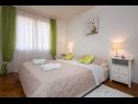 Апартаменты Dragica 1 - cozy flat : A1(3) Сплит - Ривьера Сплит  - Апартамент - A1(3): спальная комната