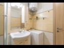 Апартаменты Neda - charming and comfy : A1(3) Сплит - Ривьера Сплит  - Апартамент - A1(3): ванная комната с туалетом