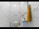 Апартаменты Lux 2 - heated pool: A2(4+2), A3(4+2) Марина - Ривьера Трогир  - Апартамент - A2(4+2): ванная комната с туалетом