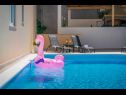 Апартаменты Lux 3 - heated pool: A5(4+2), A6(4+2) Марина - Ривьера Трогир  - бассейн