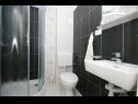 Дома дял отдыха Viki - with heated pool: H(6+1) Плано - Ривьера Трогир  - Хорватия - H(6+1): ванная комната с туалетом