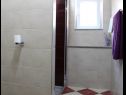 Апартаменты Milka - 100m from the sea A1(4), A2(2+1) Сегет Доньи - Ривьера Трогир  - Апартамент - A1(4): ванная комната с туалетом