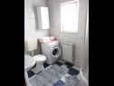 Апартаменты Vesna - 40 m from pebble beach: A1(4+1), A2(4), A3(4+1) Сегет Враница - Ривьера Трогир  - Апартамент - A2(4): ванная комната с туалетом