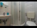 Апартаменты Mil - 80m from the sea A1(4+1), A2(2) Севид - Ривьера Трогир  - Апартамент - A1(4+1): ванная комната с туалетом
