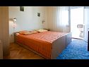Апартаменты Sanda - 10 M from the beach : A1(6+1), A2(6+1) Трогир - Ривьера Трогир  - Апартамент - A1(6+1): спальная комната