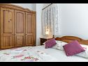 Апартаменты Vesna - comfortable: A1(4+1) Трогир - Ривьера Трогир  - Апартамент - A1(4+1): спальная комната