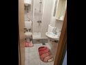 Апартаменты Marija - 10m from beach: A1(4+1), A2(6), A3(6+2) Трогир - Ривьера Трогир  - Апартамент - A3(6+2): ванная комната с туалетом