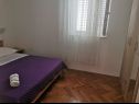 Апартаменты Marija - 10m from beach: A1(4+1), A2(6), A3(6+2) Трогир - Ривьера Трогир  - Апартамент - A3(6+2): спальная комната