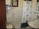 Апартаменты Deni - 30 m from sea: A2(4+1), A3(4+2) Винишче - Ривьера Трогир  - Апартамент - A3(4+2): ванная комната с туалетом