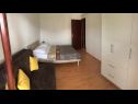 Апартаменты Deni - 30 m from sea: A2(4+1), A3(4+2) Винишче - Ривьера Трогир  - Апартамент - A2(4+1): спальная комната