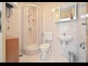 Апартаменты Josi - 150 m from sea: A1(4+1), A2(4+1), A4(4+1) Винишче - Ривьера Трогир  - Апартамент - A2(4+1): ванная комната с туалетом