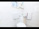 Дома дял отдыха Villa Vinko - with four rooms: H(8) Залив Волуја (Винишће) - Ривьера Трогир  - Хорватия - H(8): ванная комната с туалетом
