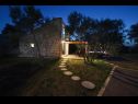 Дома дял отдыха Stone house with jacuzzi H(2) Лукоран - Остров Углян  - Хорватия - терраса