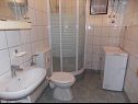 Дома дял отдыха Bugi - free parking H(8+2) Бибинье - Задар Ривьера  - Хорватия - H(8+2): ванная комната с туалетом