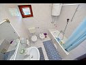 Апартаменты Julijana - economy apartment A1(6) Бибинье - Задар Ривьера  - Апартамент - A1(6): ванная комната с туалетом