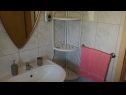 Апартаменты Fuzu - 50 m from sea: A2(2+1), SA3(2) Бибинье - Задар Ривьера  - Студия- апартамент - SA3(2): ванная комната с туалетом