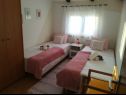 Апартаменты Vlatkica - 10 m from beach: A1 Vlatkica(4), A2 Lea(4) Масленица - Задар Ривьера  - Апартамент - A2 Lea(4): комната