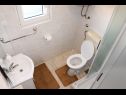 Апартаменты Remi - 300 m from sea: A1(4+2), A2(2+2), A3(2+2) Нин - Задар Ривьера  - Апартамент - A1(4+2): ванная комната с туалетом
