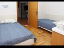 Апартаменты Mari - 100 m from beach: A1(4), A2(4) Петрчане - Задар Ривьера  - Апартамент - A1(4): спальная комната