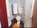 Апартаменты Darko - 30 m from beach : A2(3+1), A4(3), SA5(3) Сукошан - Задар Ривьера  - Студия- апартамент - SA5(3): ванная комната с туалетом