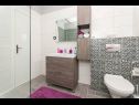 Апартаменты Dama - 10 m from beach: A1(6+1) Сукошан - Задар Ривьера  - Апартамент - A1(6+1): ванная комната с туалетом