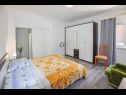 Апартаменты Dama - 10 m from beach: A1(6+1) Сукошан - Задар Ривьера  - Апартамент - A1(6+1): спальная комната
