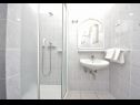 Апартаменты Dome - 150m from sea: A22(2), A32(2), A33(2) Задар - Задар Ривьера  - Апартамент - A22(2): ванная комната с туалетом