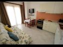Апартаменты Ankica - 150 m from beach: A1(2+2), A2(5), A3(4+1), A4(2+2) Задар - Задар Ривьера  - Апартамент - A3(4+1): гостиная