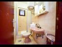 Апартаменты Ivan Z3 - only for family: A1(6)  Задар - Задар Ривьера  - Апартамент - A1(6) : ванная комната с туалетом