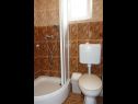 Апартаменты Ivo - family friendly: A1 Crveni (2+2), A2 Plavi (2+2), A3 Bez (2+2) Затон (Задар) - Задар Ривьера  - Апартамент - A3 Bez (2+2): ванная комната с туалетом