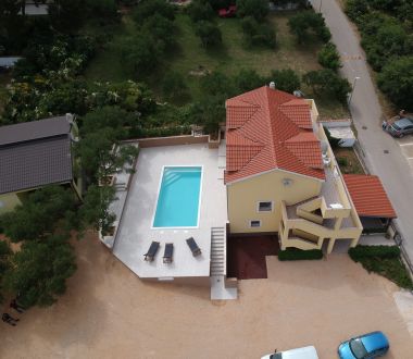 Апартаменты Šara - with pool: A1(4+2), A2(2+2), A3(2+2) Драге - Ривьера Биоград 