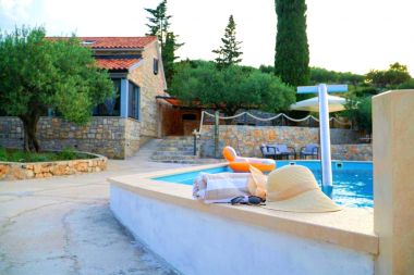 Дома дял отдыха Nave - private pool: H(4+1) Постира - Остров Брач  - Хорватия