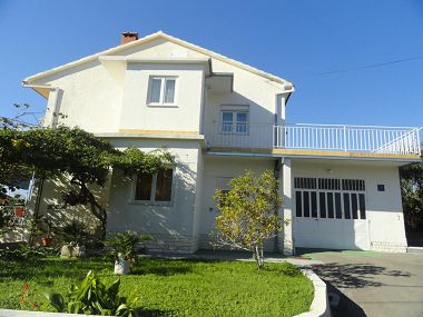 Апартаменты Tomi - with large terrace (60m2): A1(4) Трогир - Ривьера Трогир 