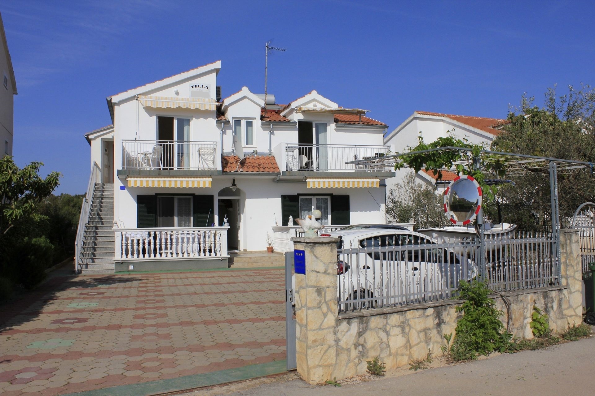 Апартаменты Vik - 250 m from beach A1(4), A2(3), A3(2), SA4(2) Бродарица - Шибеник Ривьера 
